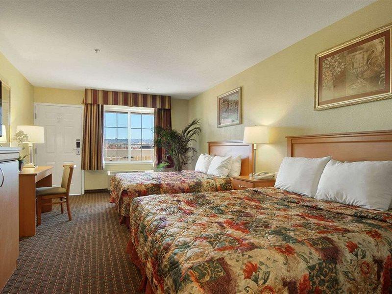 Days Inn By Wyndham Hayward Airport Экстерьер фото